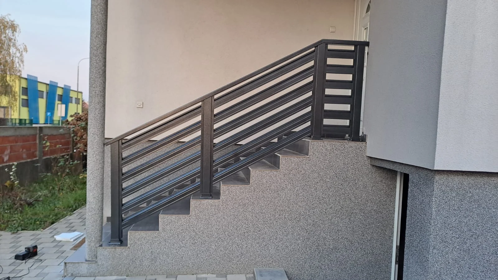 TELESKOPSKA OGRADA, MALA VRATA I GELENDER NA PRIVATNOJ KUĆI U VARAŽDINU
