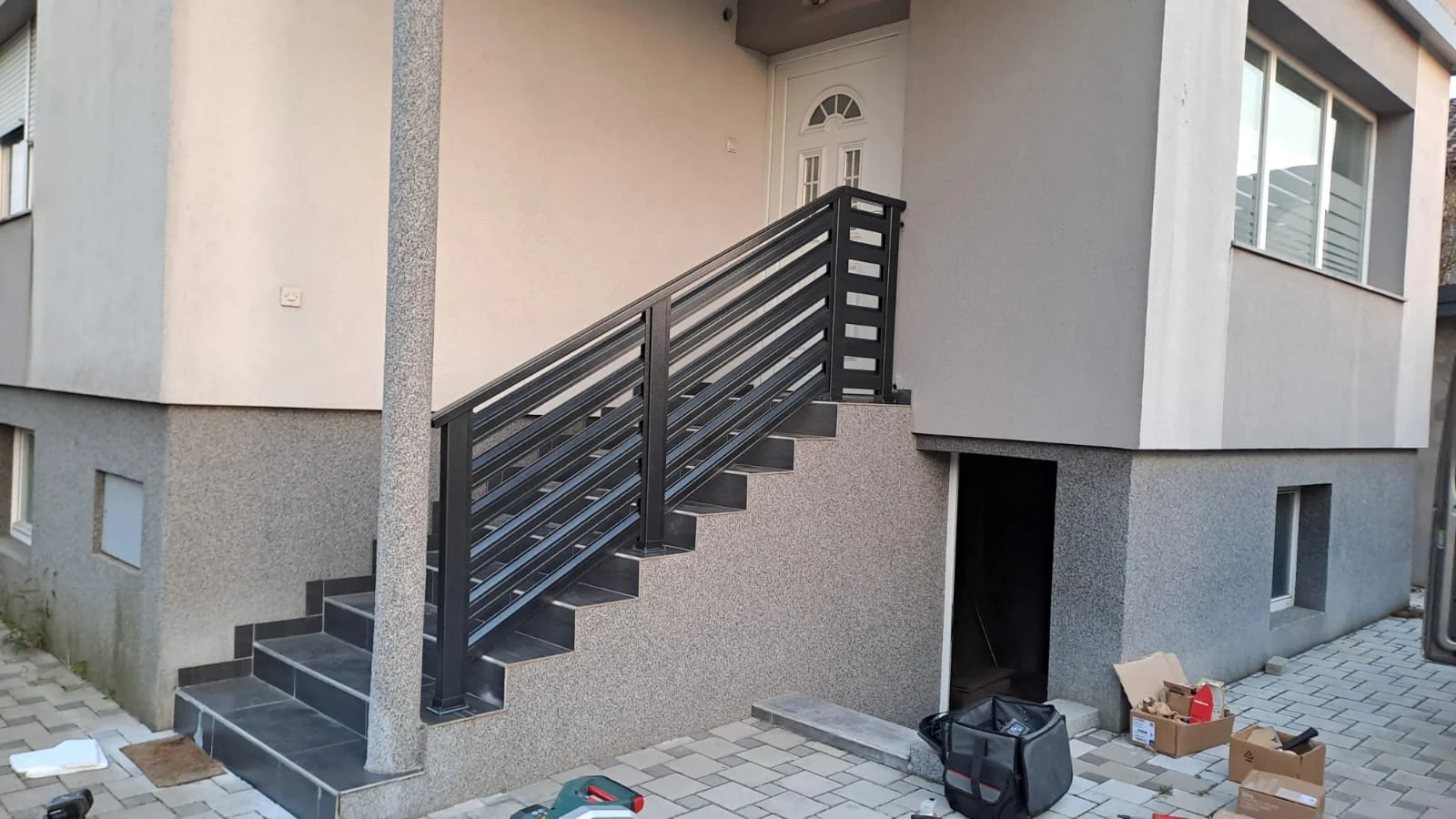 TELESKOPSKA OGRADA, MALA VRATA I GELENDER NA PRIVATNOJ KUĆI U VARAŽDINU