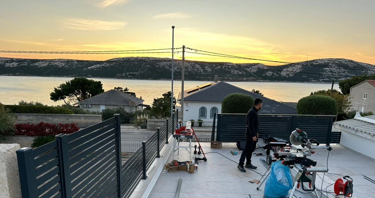 MONTAŽA GELENDERA I BALKONSKE OGRADE NOVALJA